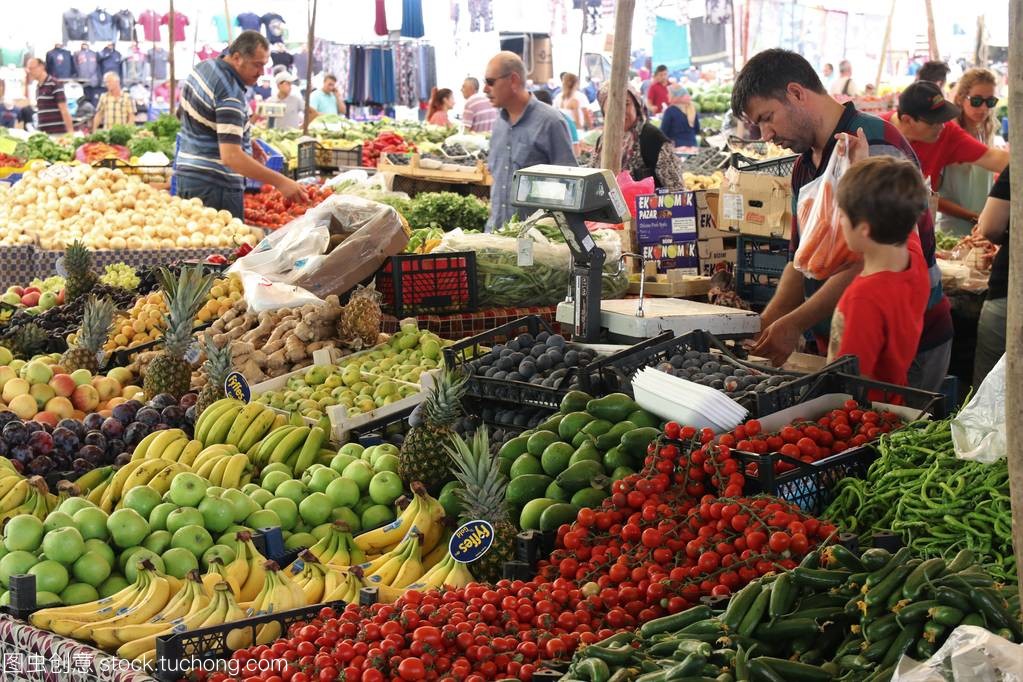 新鲜市场生产的水果和蔬菜